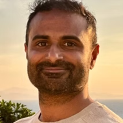 Dr Mayur Vibhuti